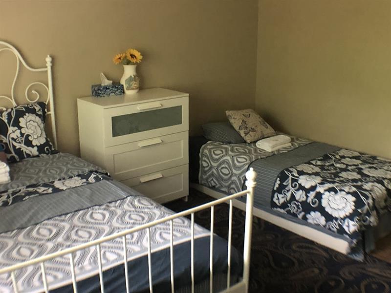 Brother Li Homestay Калгари Экстерьер фото